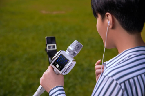 拥有途讯乐神G6麦克风，到哪都是直播间和KTV